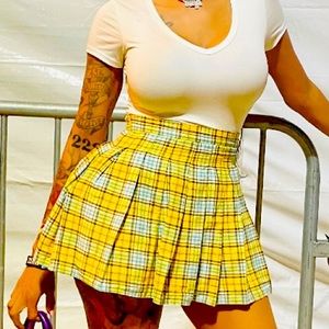 Yellow plaid pleated skirt
